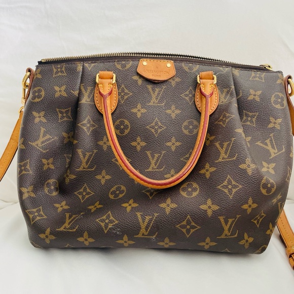 Louis Vuitton Turenne Monogram Canvas MM - Picture 8 of 10